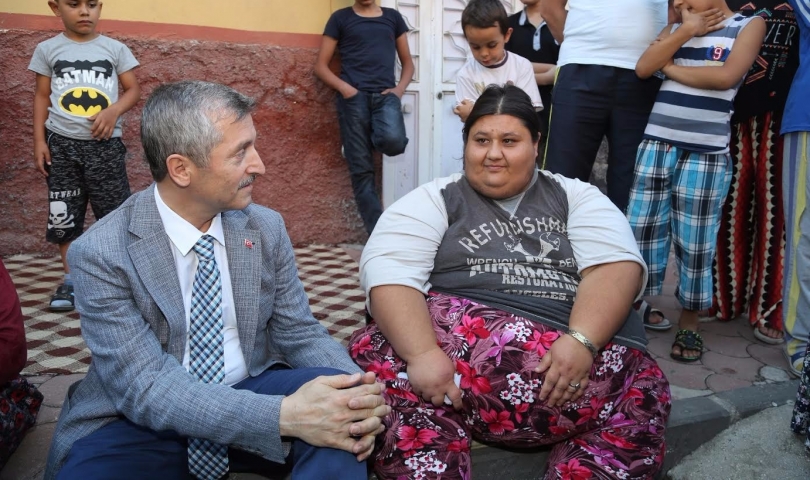 Başkan Tahmazoğlu, Obezite Hastası Açıkgöz’ü Ziyaret Etti