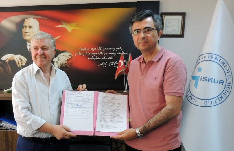 Naci Topçuoğlu MYO’nun 20 makine halısı desinatörü yetiştirilecek