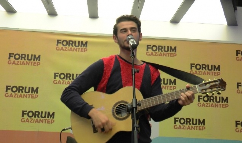 Cem Belevi Forum Gaziantep’te hayranlarıyla buluştu