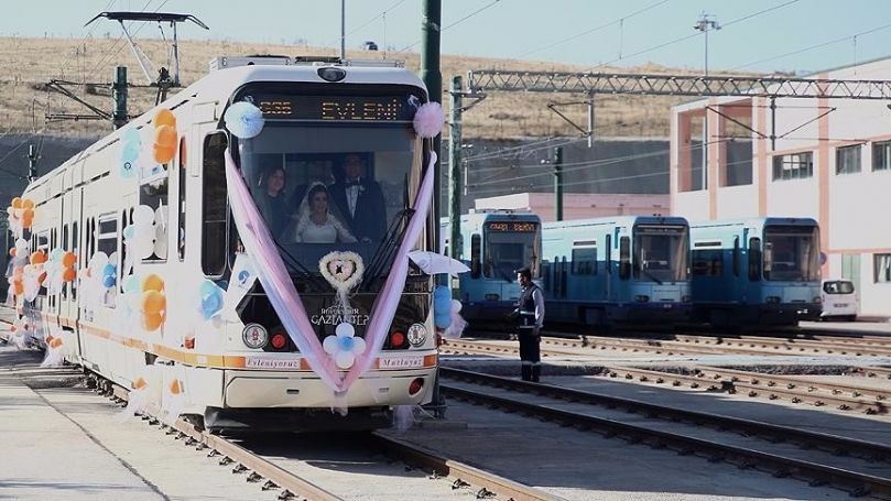 Tramvay Gelin Arabası Oldu