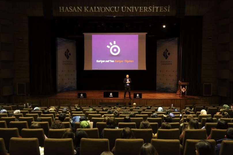 Öğrencilere kariyer planlarıyla ilgili önemli seminer