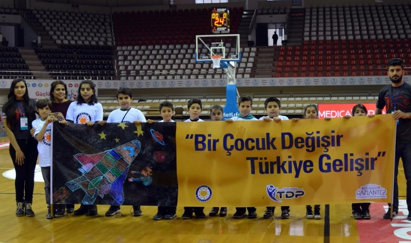 TDP Öğrencilerinden Dünya Gönüllüler Günü Mesajı
