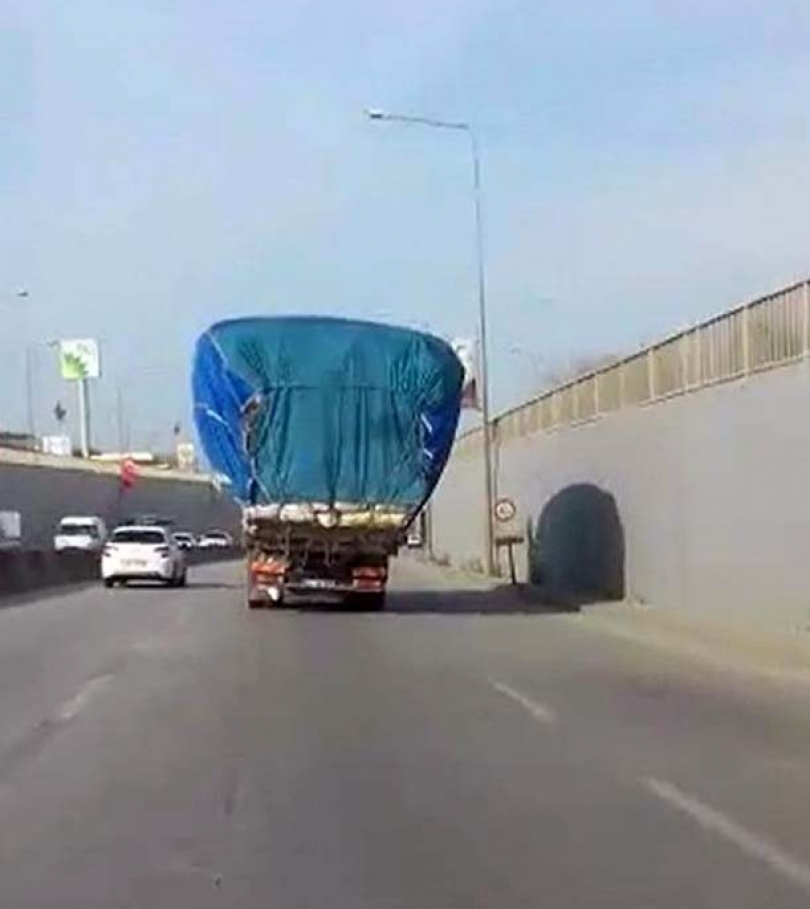Aşırı yüklü kamyonların tehlikeli yolculukları