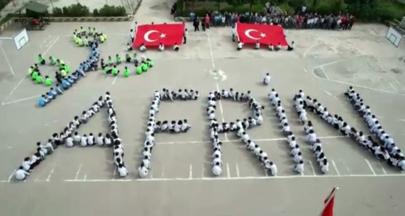 Öğrenciler koşarak Afrin yazdı