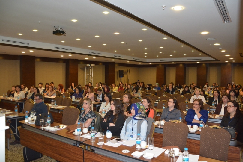 Hemşireler haklarını iyi bilmeli
