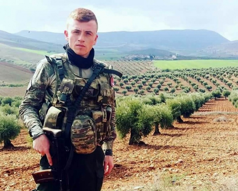 Arkadaşının silahıyla yanlışlıkla kendini vuran uzman onbaşı öldü