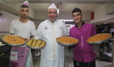 Gaziantep’te baklavacılar zam yapmamak için direniyor