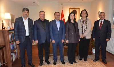 Güneydoğulu Halıcılar Hannover Başkonsolosunu Ziyaret Etti