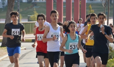 Gazi Yol Koşusu ve Atletizm Etkinlikleri gerçekleşti