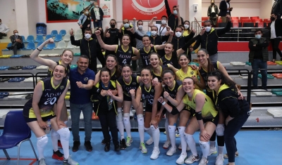 Adam Voleybol muhteşem başladı 3-1