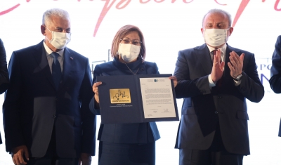 Türkiye’nin İlk Şampiyon Başkanı Fatma Şahin!