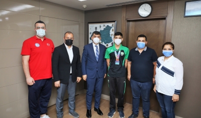 Engelleri yok saydı azmiyle 3 altın madalya kazandı