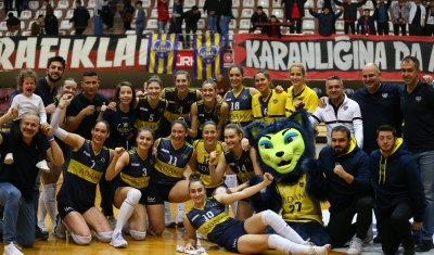 Adam Voleybol, Merinos’u güllerle karşıladı