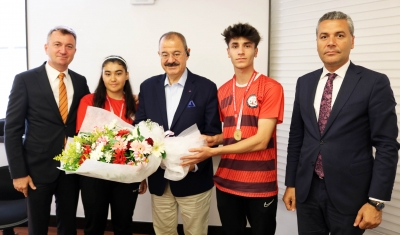 Adil Sani Konukoğlu Spor Lisesi öğrencilerinin başarısı