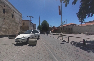 Gümrük Caddesi