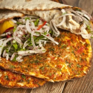 Soğanlı Lahmacun